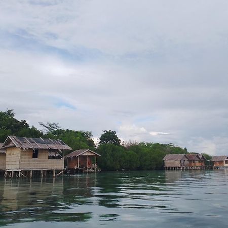 Arborek Diving Homestay R4 Besir ภายนอก รูปภาพ