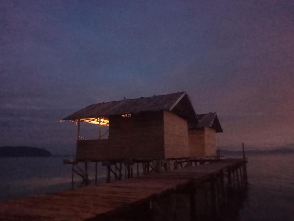 Arborek Diving Homestay R4 Besir ภายนอก รูปภาพ