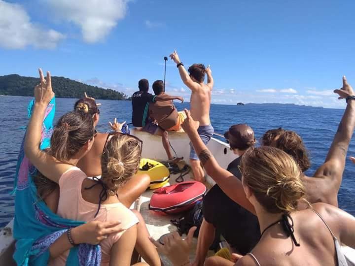 Arborek Diving Homestay R4 Besir ภายนอก รูปภาพ