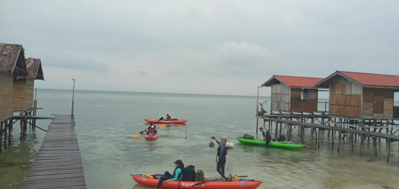 Arborek Diving Homestay R4 Besir ภายนอก รูปภาพ