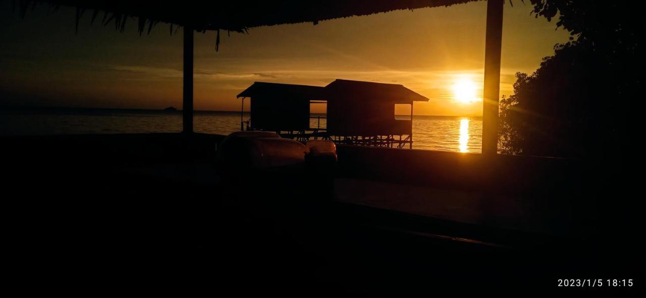 Arborek Diving Homestay R4 Besir ภายนอก รูปภาพ