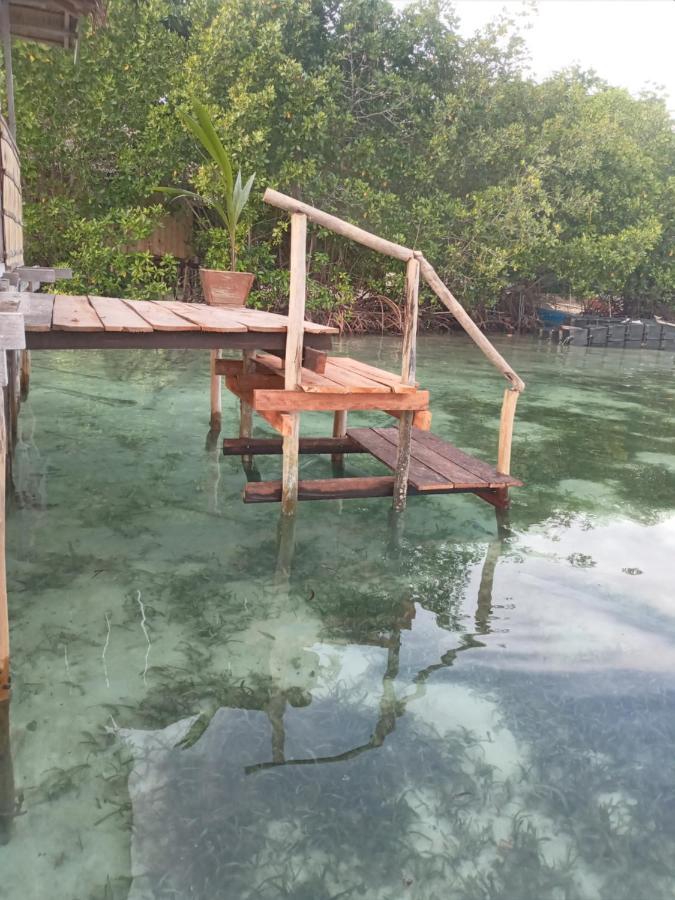 Arborek Diving Homestay R4 Besir ภายนอก รูปภาพ