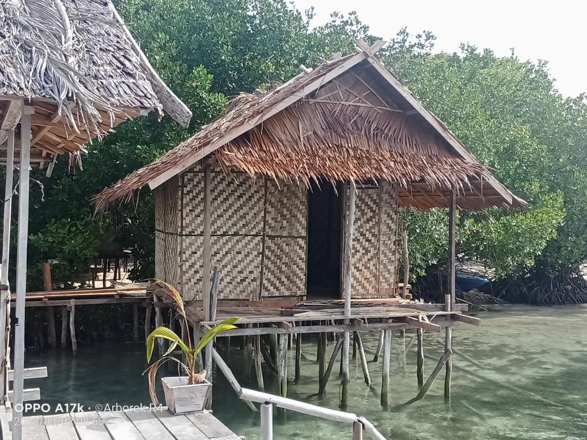 Arborek Diving Homestay R4 Besir ภายนอก รูปภาพ
