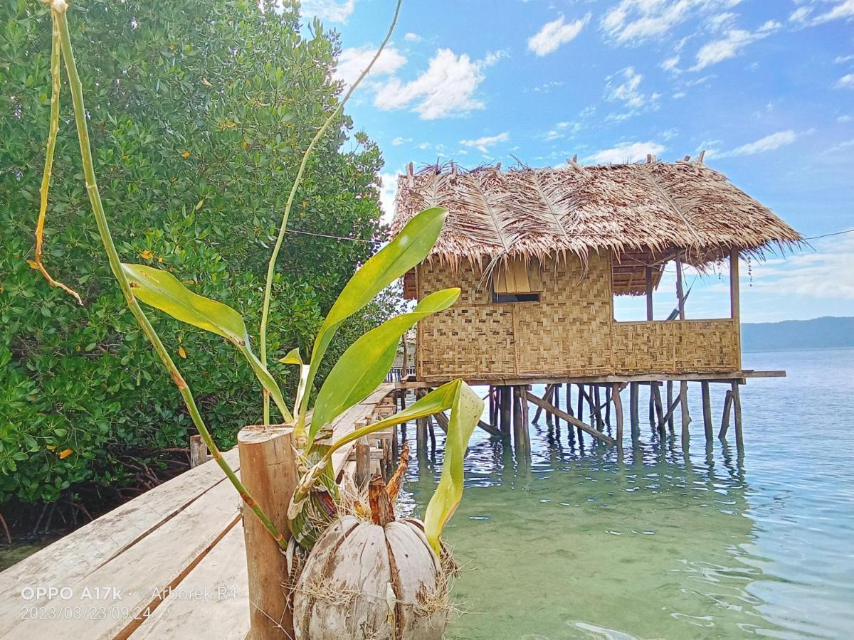 Arborek Diving Homestay R4 Besir ภายนอก รูปภาพ